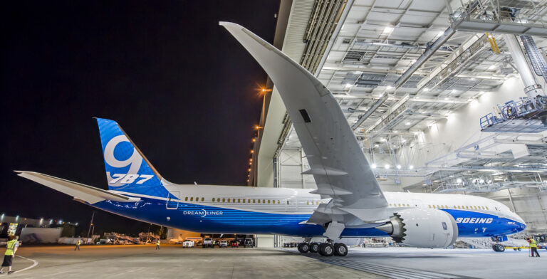 B787 roll out